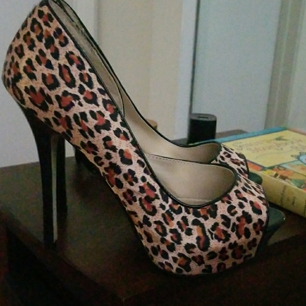 Bakers high heel leapord print shoes